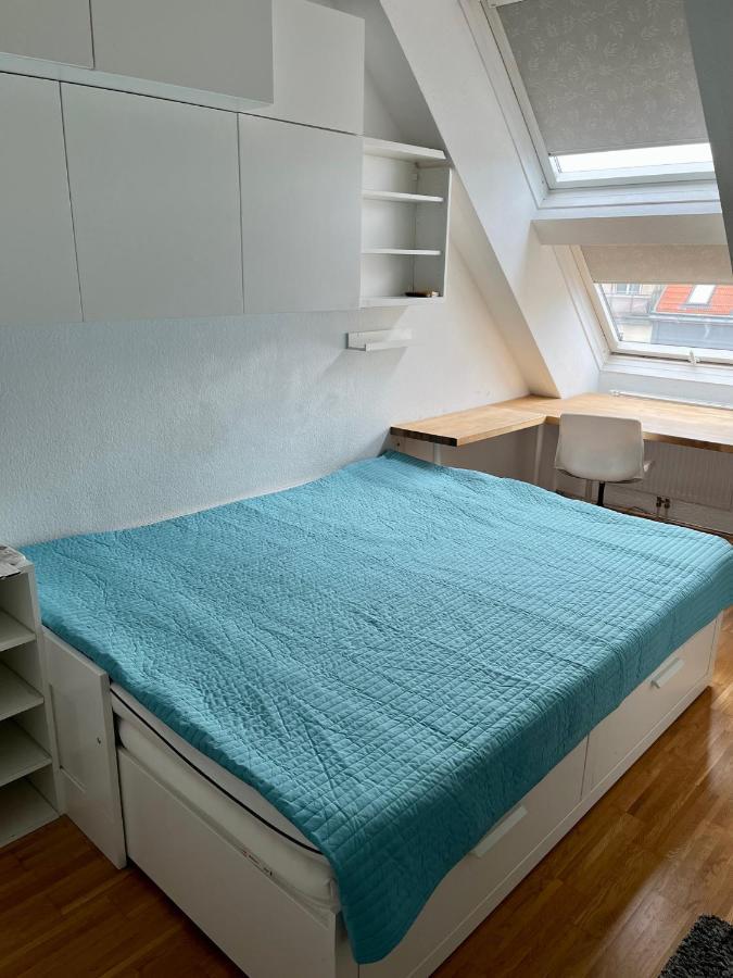 Apartmán Dachgeschosswohnung Mit Kostenlosem Parkplatz Und Internet! Vídeň