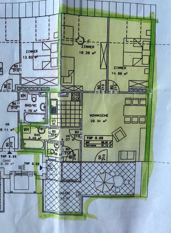 Dachgeschosswohnung Mit Kostenlosem Parkplatz Und Internet! Apartmán
